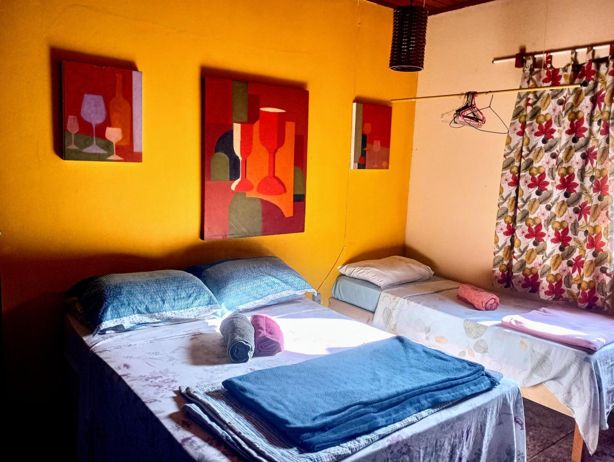 O Brejo Encantado Hospedagem E Hostel Ембу Екстериор снимка