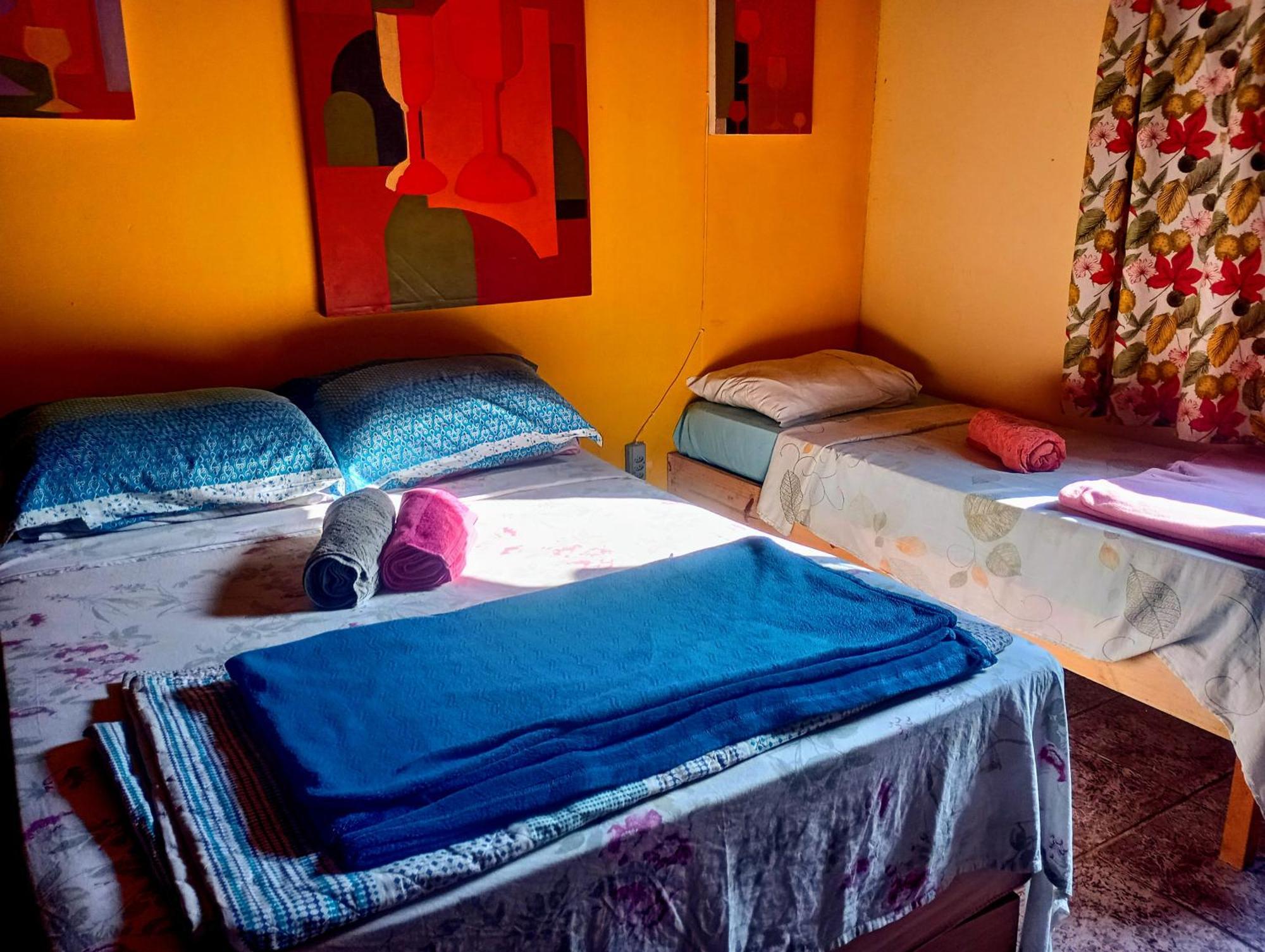 O Brejo Encantado Hospedagem E Hostel Ембу Екстериор снимка