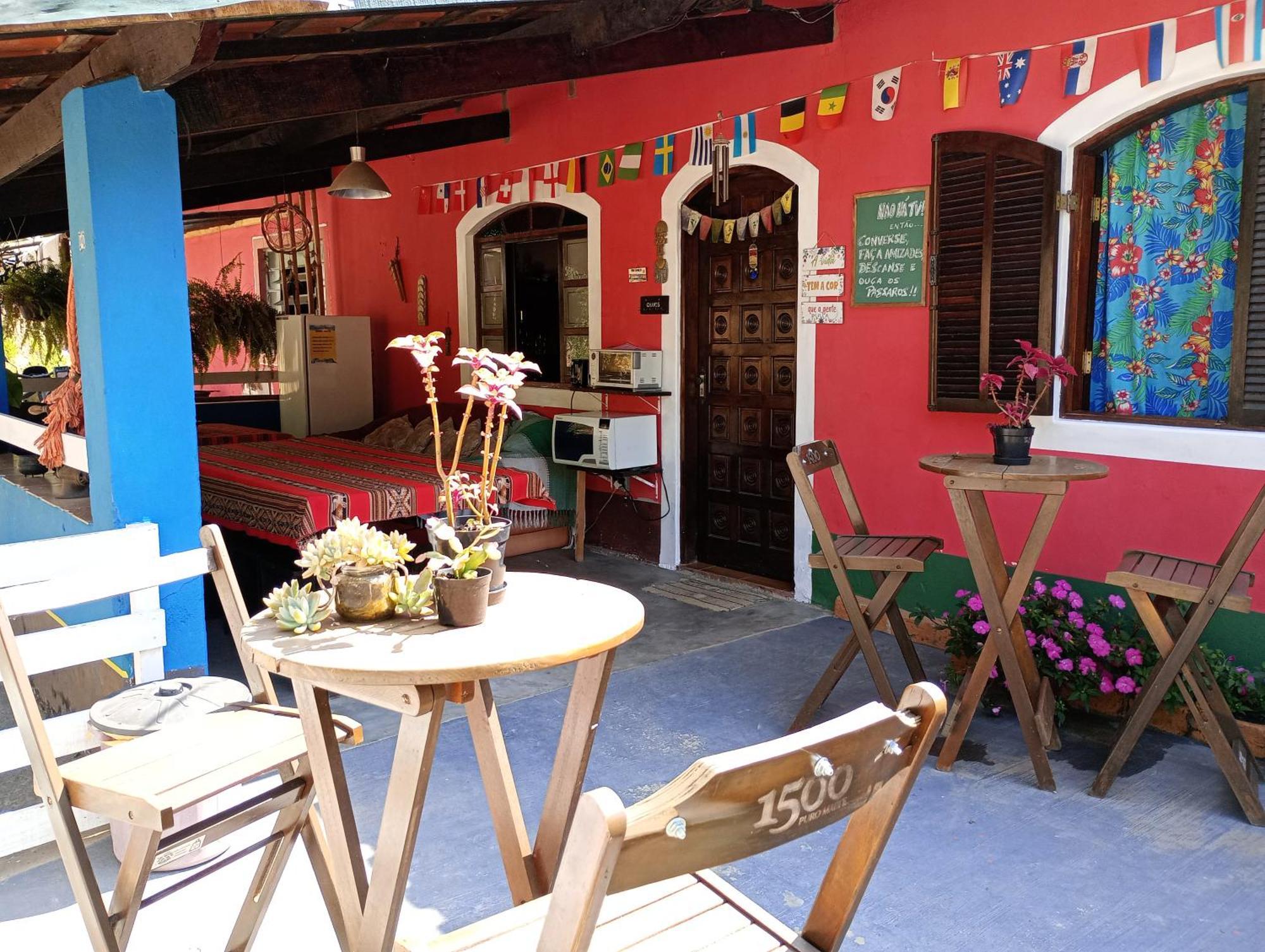 O Brejo Encantado Hospedagem E Hostel Ембу Екстериор снимка