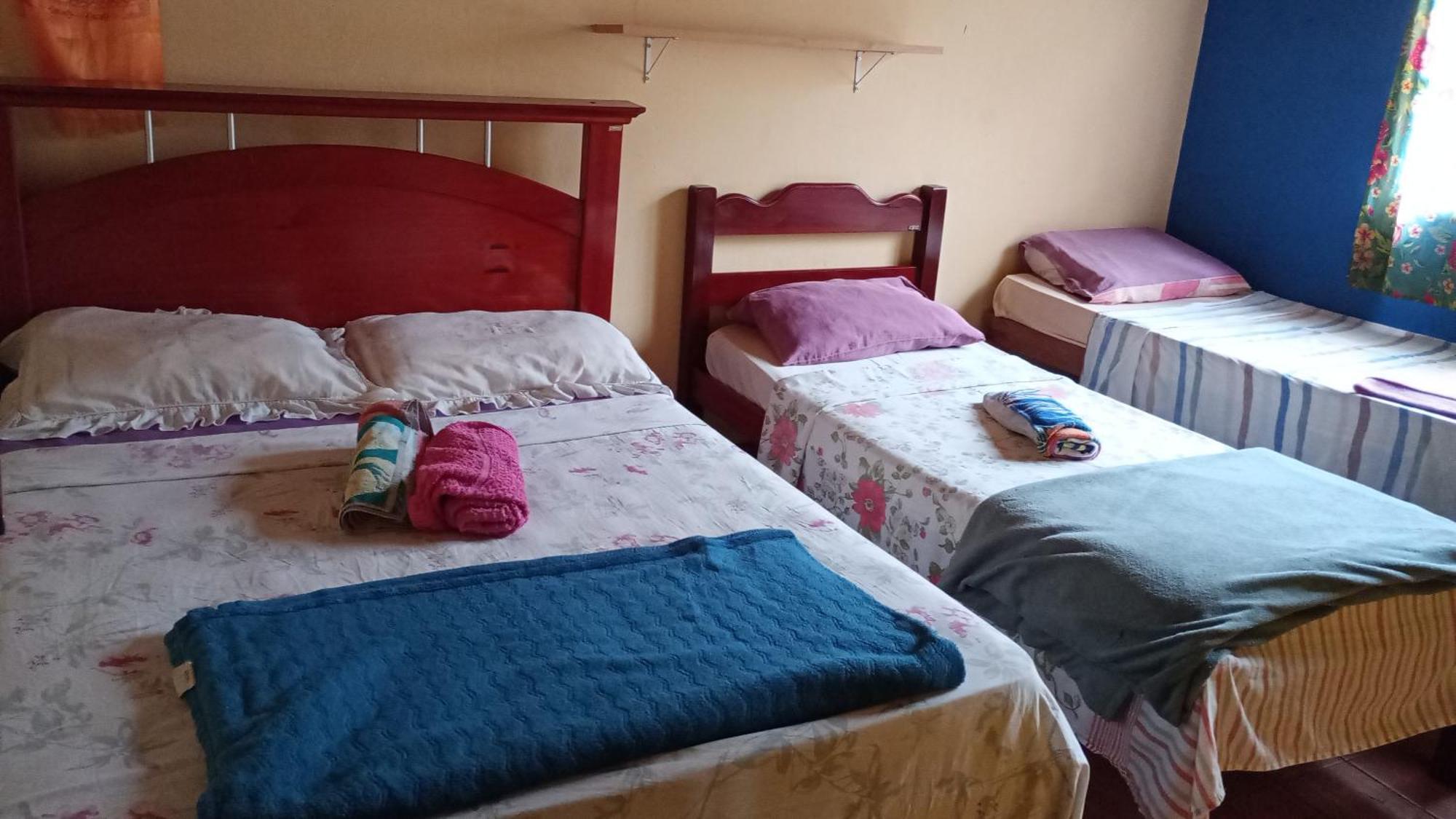 O Brejo Encantado Hospedagem E Hostel Ембу Екстериор снимка